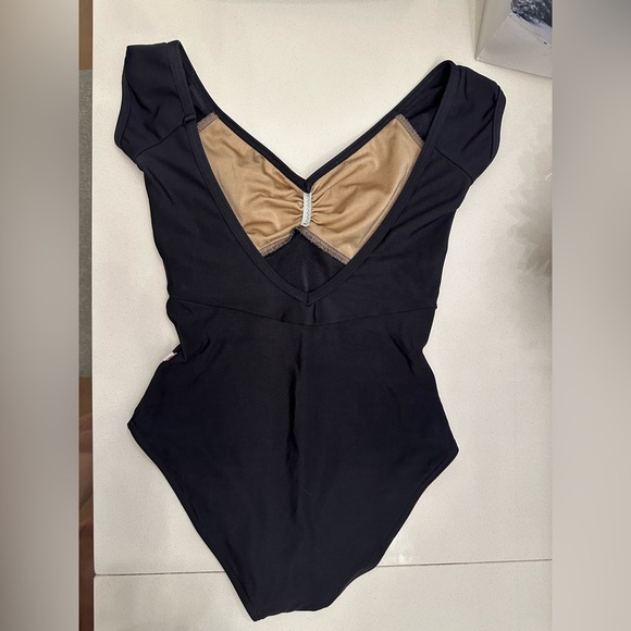 Black XS Yumiko - Picture 2 of 2